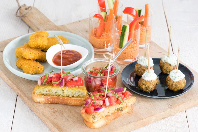 Tapasplank met vegan hapjes_72dpi Tapasplank vegan