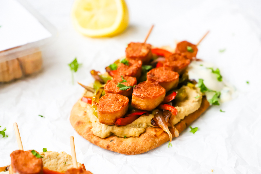 Kipspiesjes met flatbread