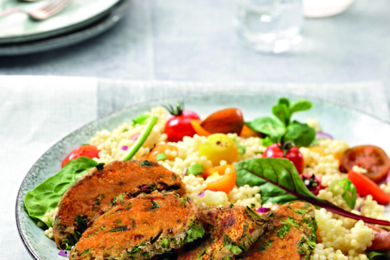 frisches-perlcouscous-mit-spargel-burger frisches-perlcouscous-mit-spargel-burger