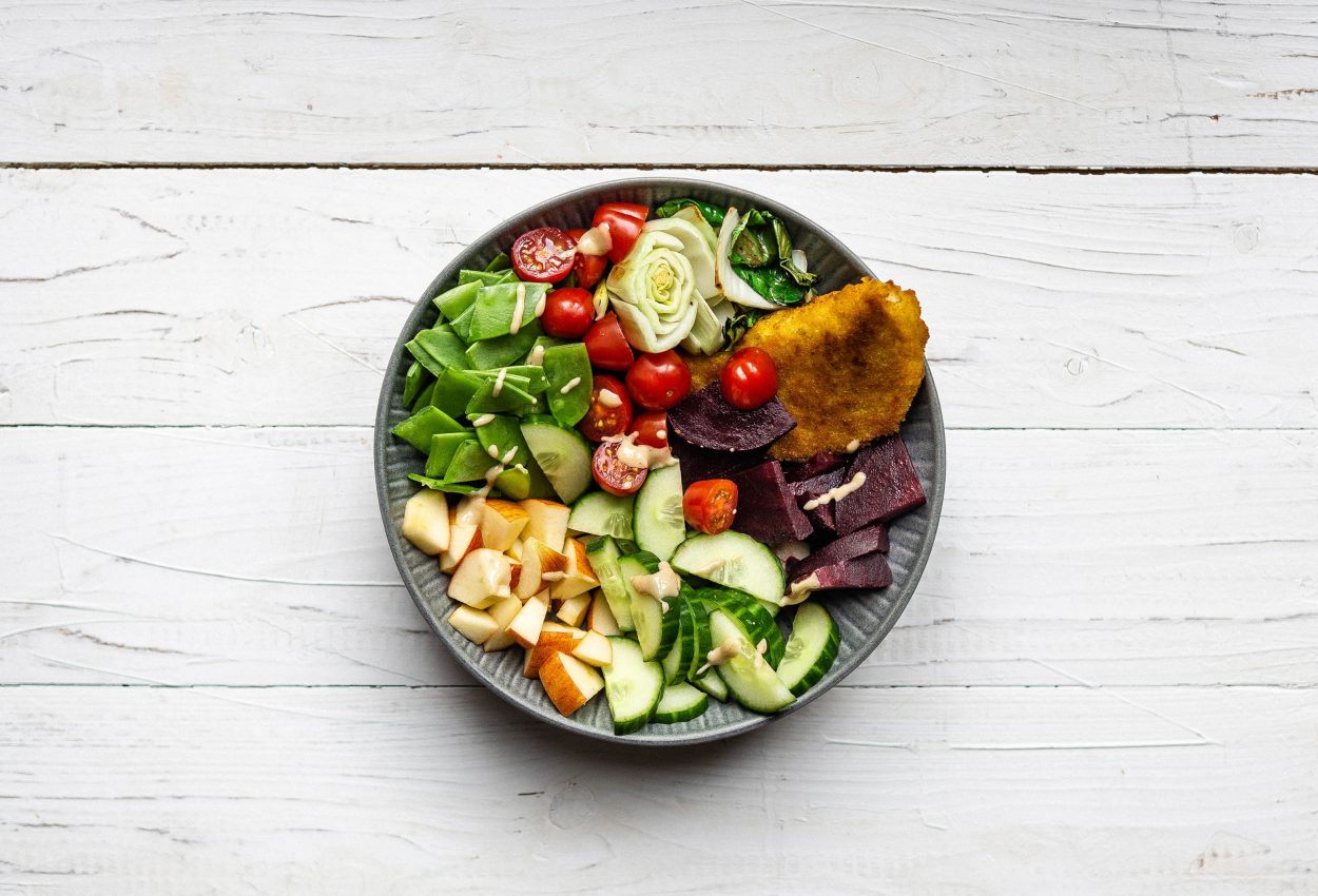 veggie-bowl-mit-spinat-schnitzel