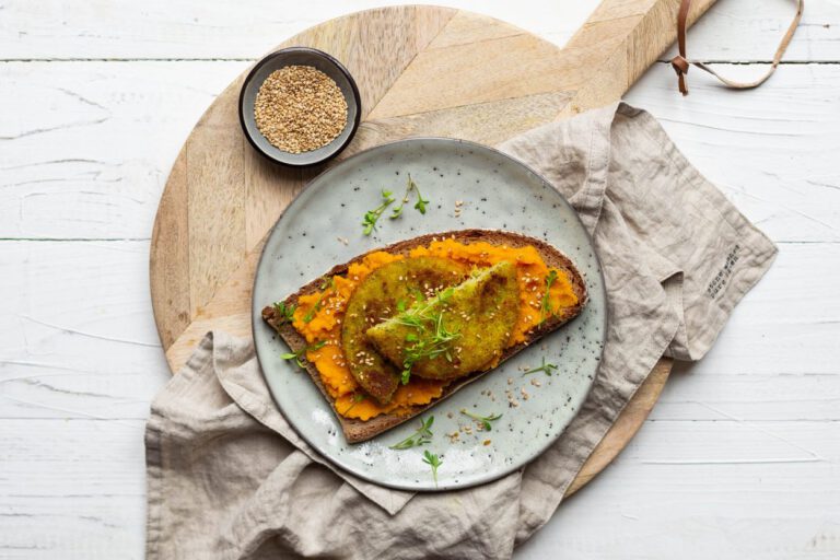 landbrot-mit-moehren-ingwer-aufstrich-mit-sesam-und-brokkoli-burger-und-kresse landbrot-mit-moehren-ingwer-aufstrich-mit-sesam-und-brokkoli-burger-und-kresse