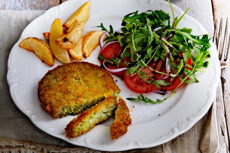 brokkoli-burger-mit-rucolasalat brokkoli-burger-mit-rucolasalat