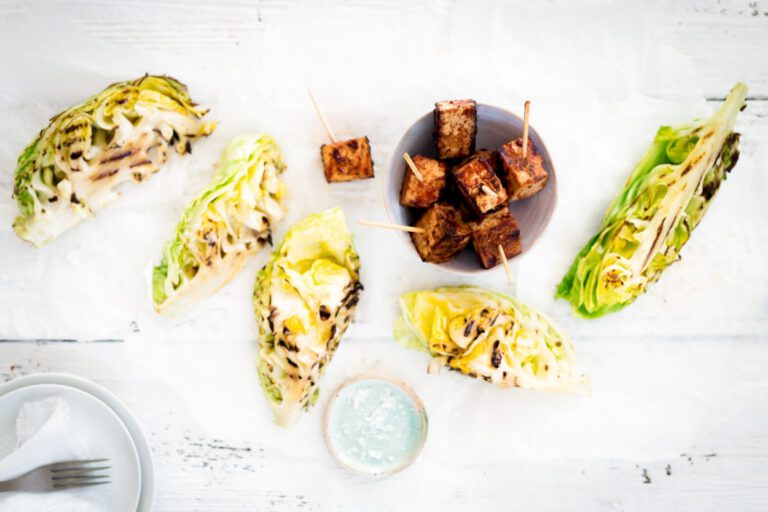 bbq-tofupalat-ja-grillattu-varhaiskaali bbq-tofupalat-ja-grillattu-varhaiskaali