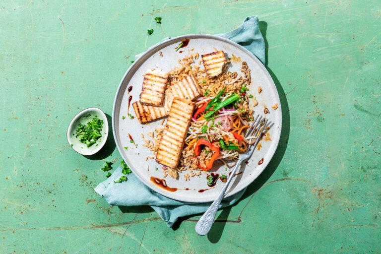 grillattu-tofu-riisilla grillattu-tofu-riisilla