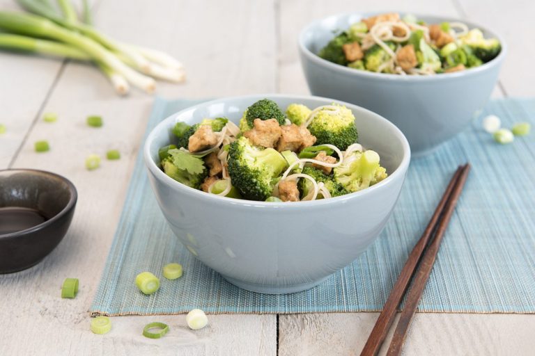Easy Noodles met broccoli en SoFine Tofu a la minute 02 LR