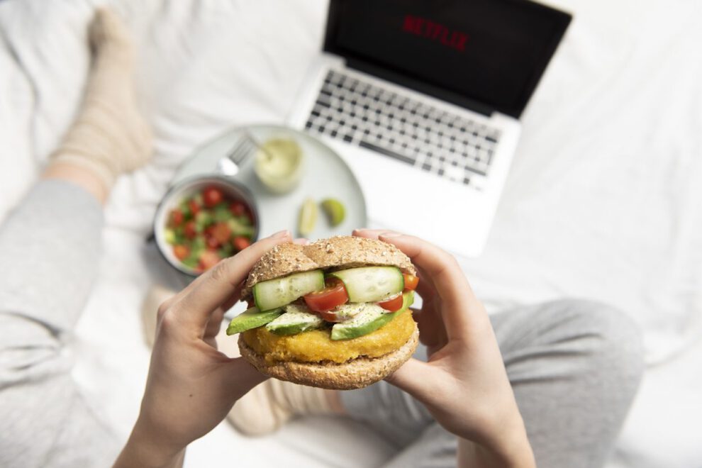 Bingewatchen met de Spicy SoChicken Burgers 02_72dpi